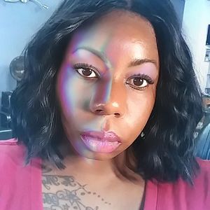 Meet your Posher, Latisha